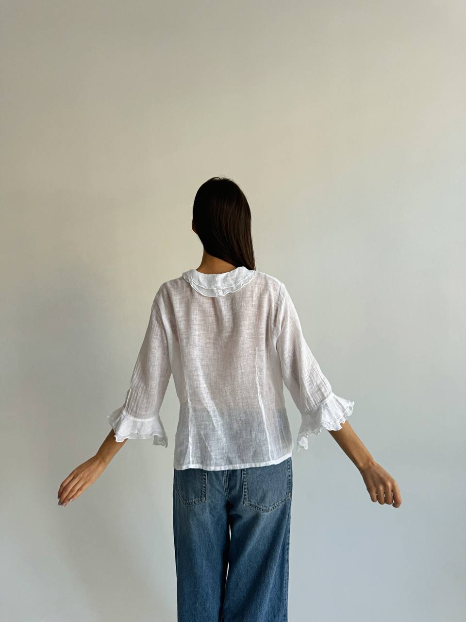 Vintage linen white blouse with ruffles