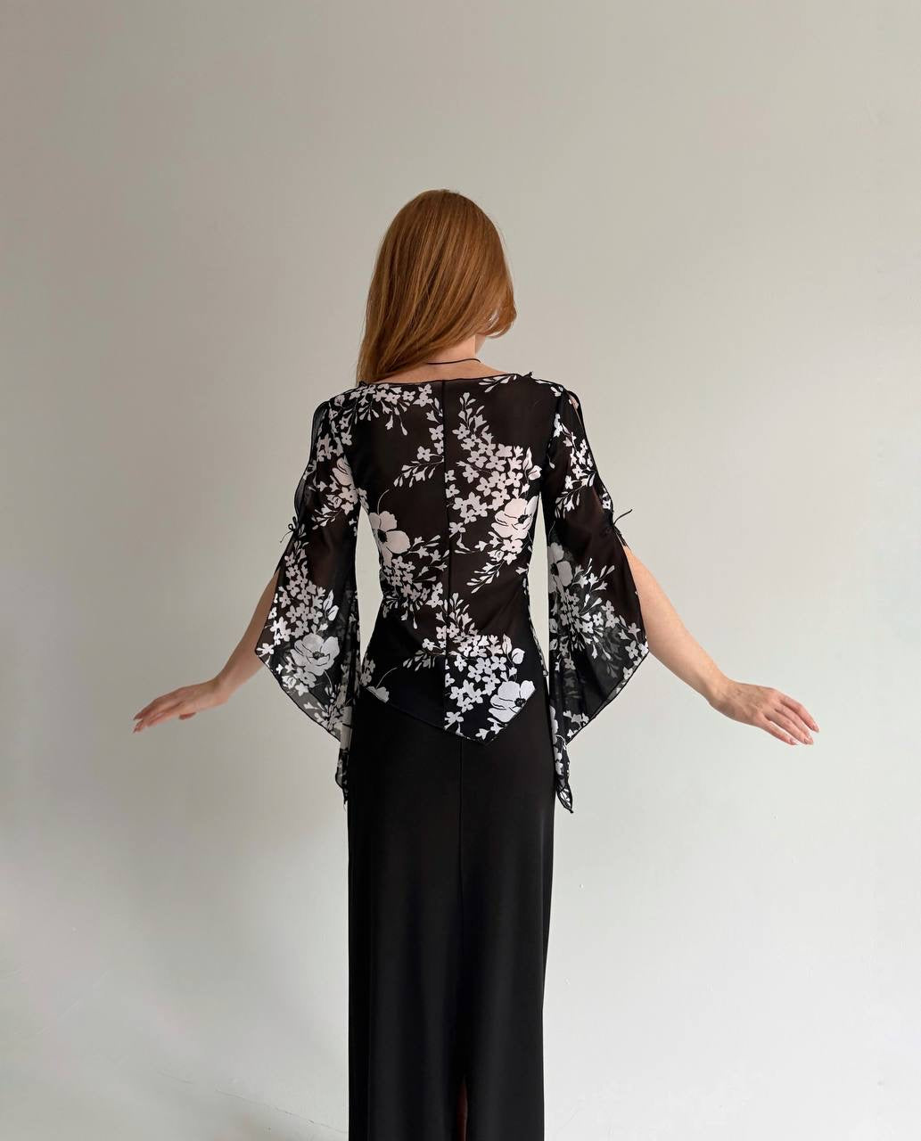 Vintage black & white floral semi blouse