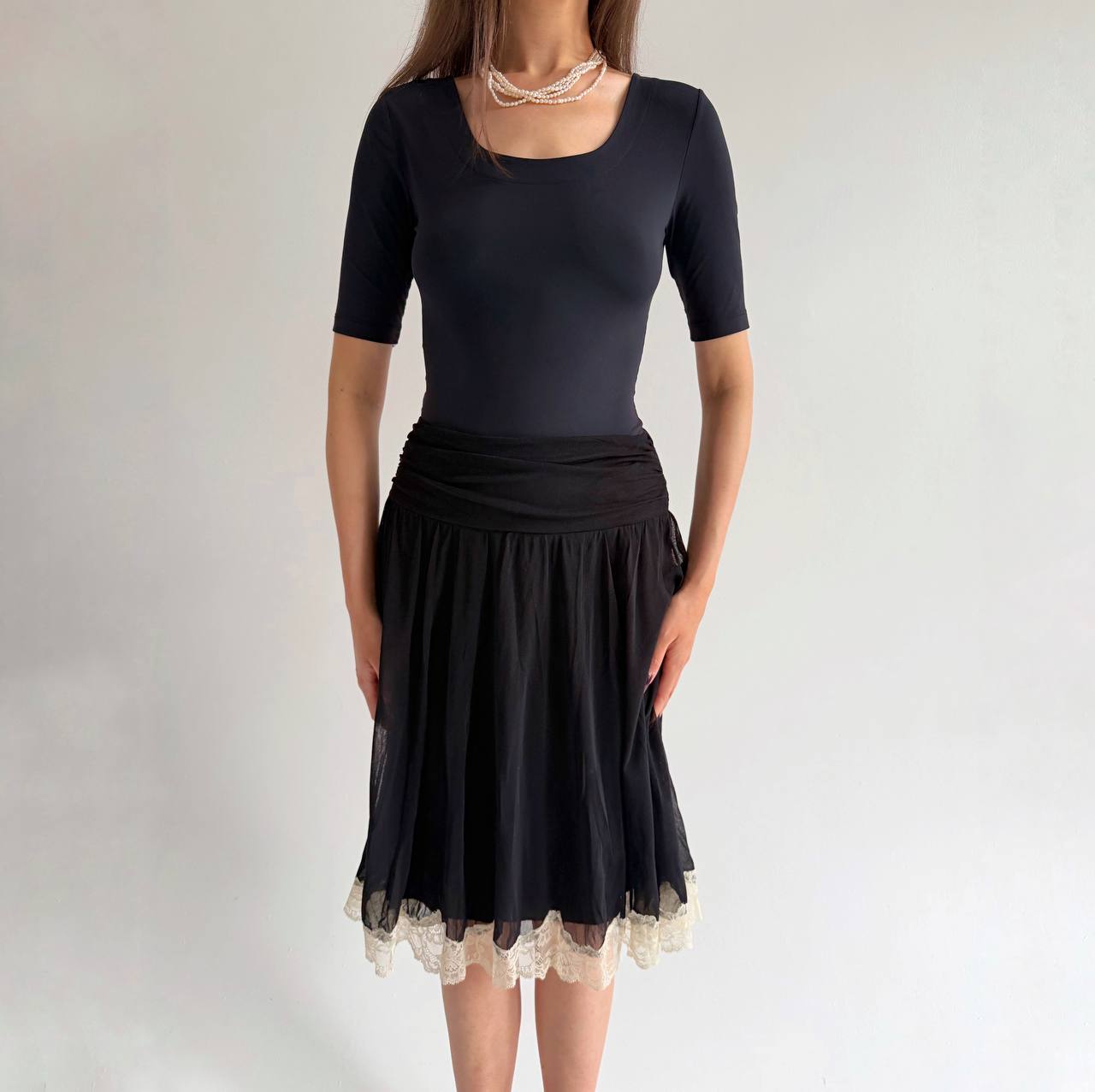 Vintage skirt with lace