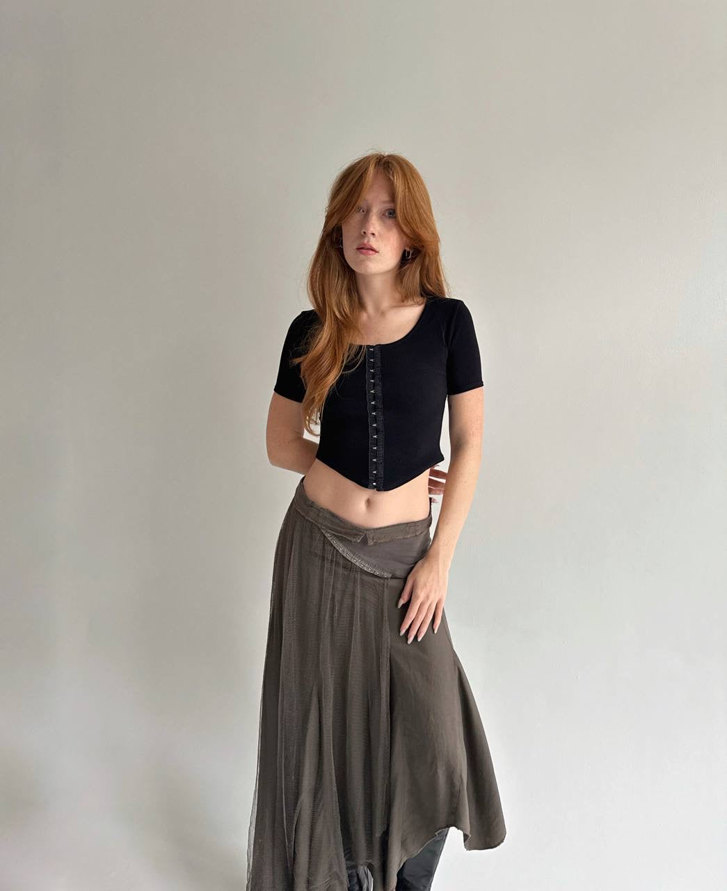 Y2K black ribbed busk closure crop top