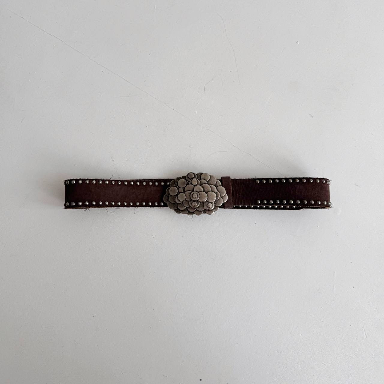 Vintage genuine leather belt with flower buckle