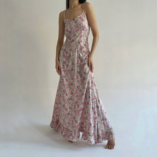 Long maxi dress with pink flower pattern and ruched bottom