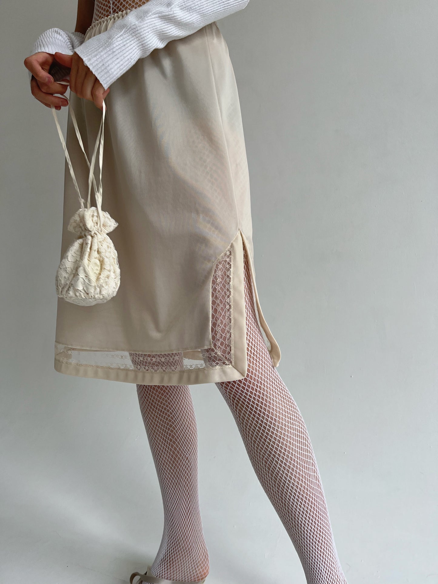 Vintage beige slip skirt with lace