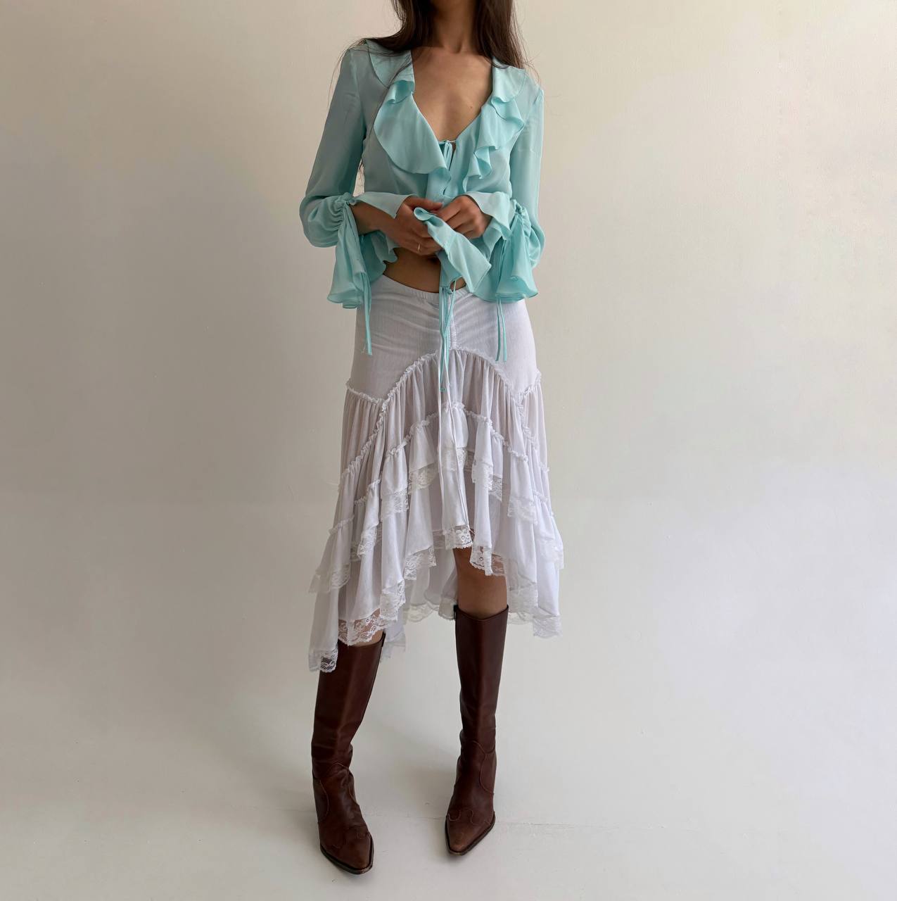 Vintage white asymmetrical skirt