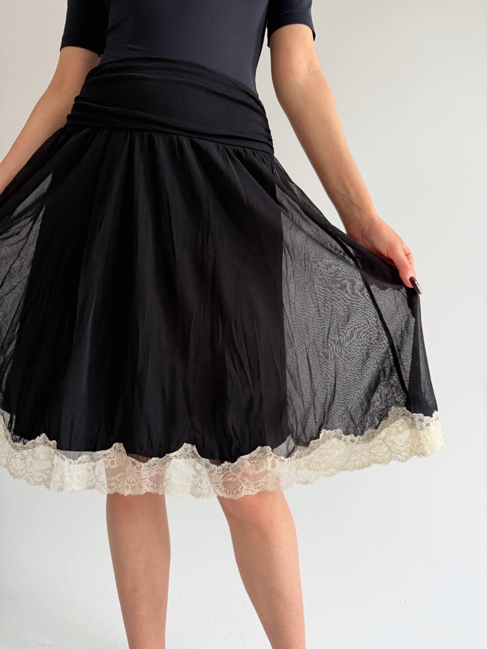 Vintage skirt with lace