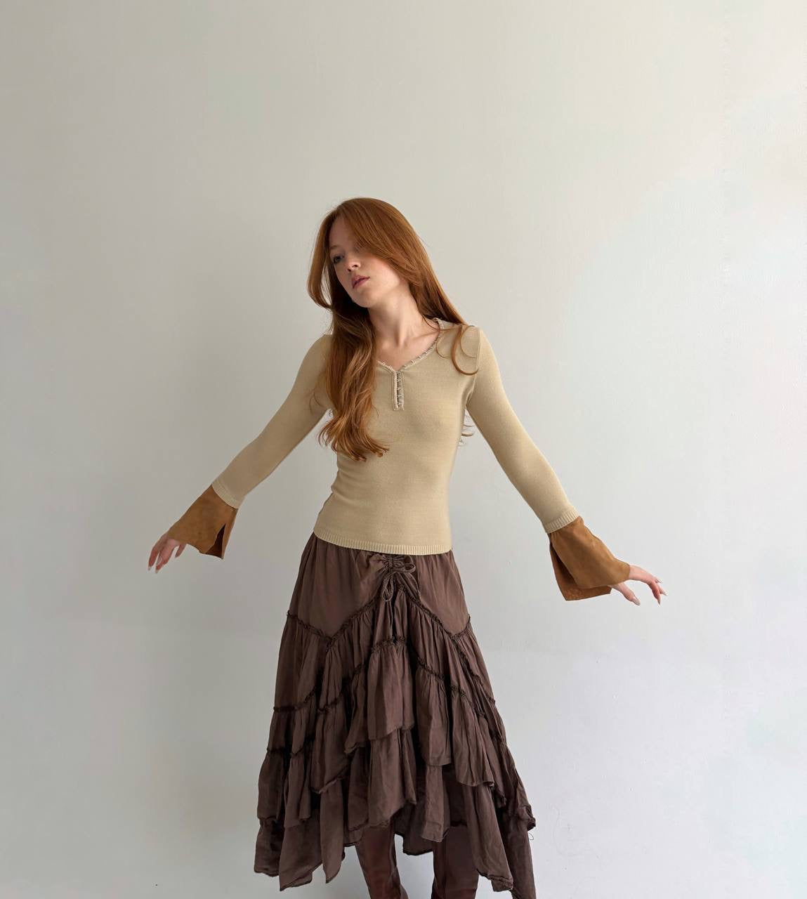 Vintage fitted blouse with genuine leather cuffs