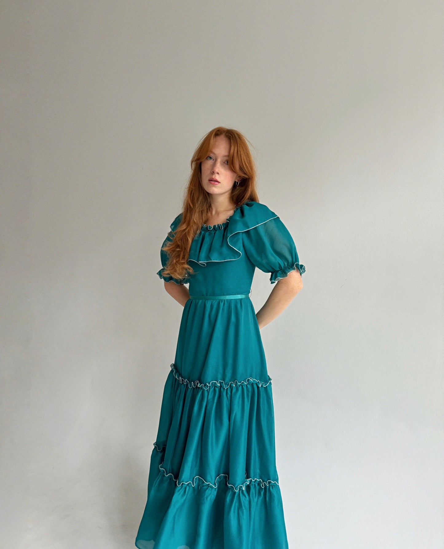 Vintage dress with ruffled and elastic neckline