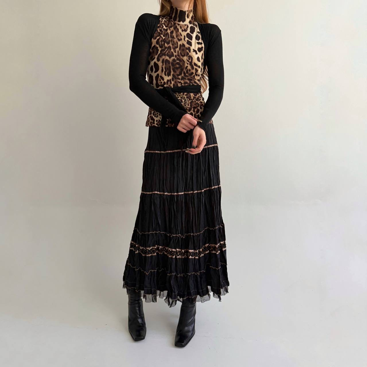 Vintage pleated black maxi skirt with beads